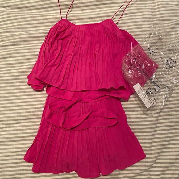 Pink romper - Picture 2 of 2